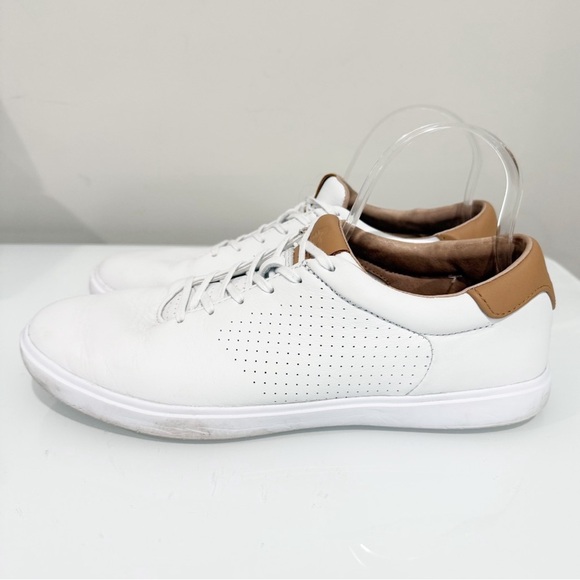 TRAVIS MATHEW Cuater Phenom Leather Shoe 4MT090 White Comfort Travel Size 10.5 - Picture 1 of 10